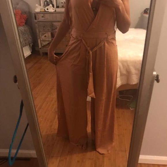 Sleeveless Backless Orange Jumpsuit - Picture 3 of 3